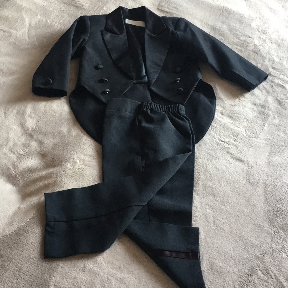 Suit for babies